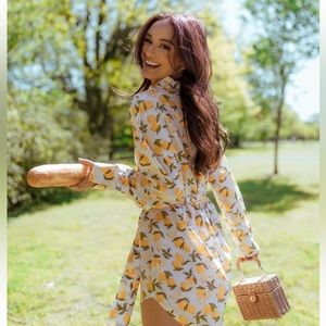 Kittenish M lemon t-shirt dress with belt